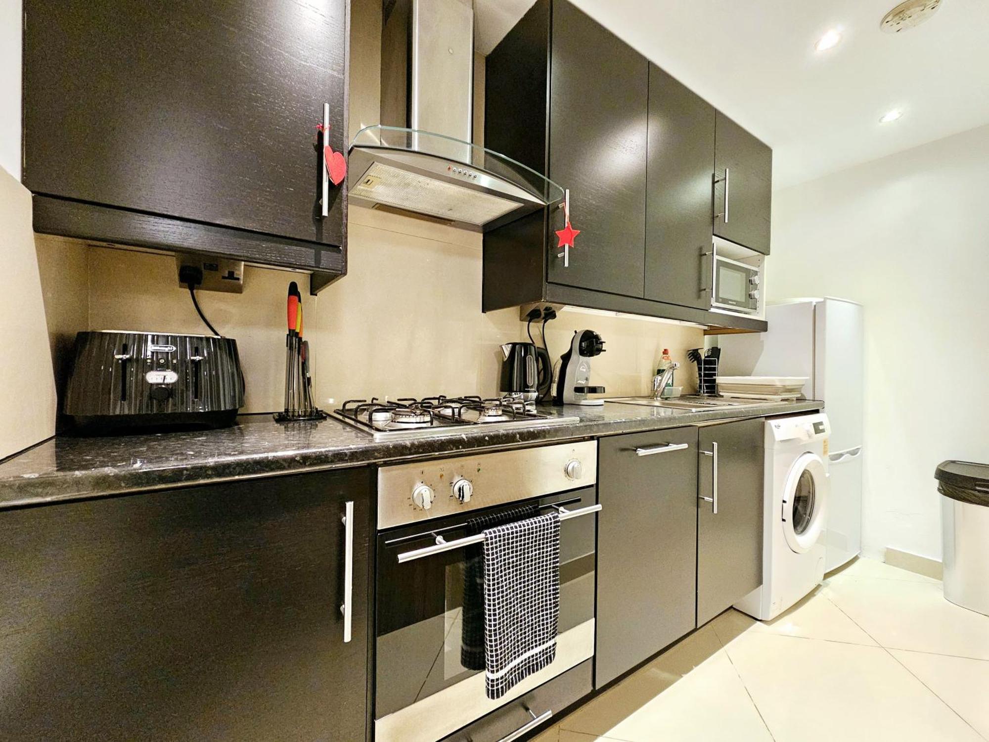 Modern Hyde Park Home With Private Entrance & Private Back Patio Near Bayswater & Paddington Stations London Exterior foto